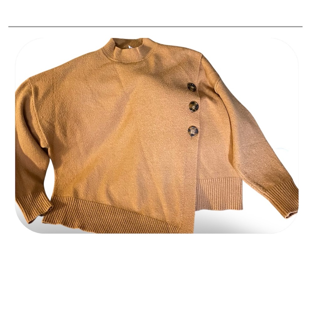 ASOS Camel Sweater with Button Accents
US. Sz 10(M)
*Marked Down